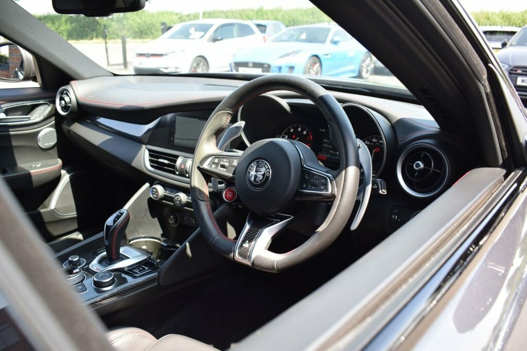 Alfa Romeo Giulia 2.0 Tb Veloce 277 Bhp Blue #11
