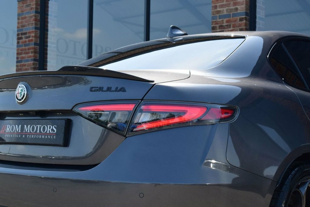Alfa Romeo Giulia 2.0 Tb Veloce 277 Bhp Blue #50