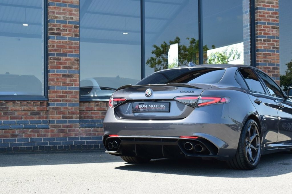 Alfa Romeo Giulia 2.0 Tb Veloce 277 Bhp Blue #51