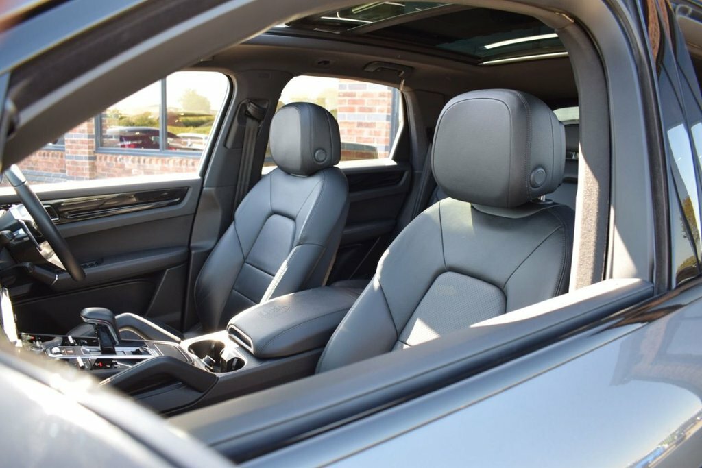 Porsche Cayenne 3.0 V6 E-hybrid 14.1Kwh Coupe Plug-in H Silver #24