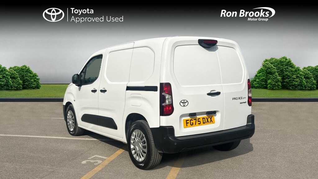 Toyota Proace City 50Kwh Icon Short Panel Van White #4