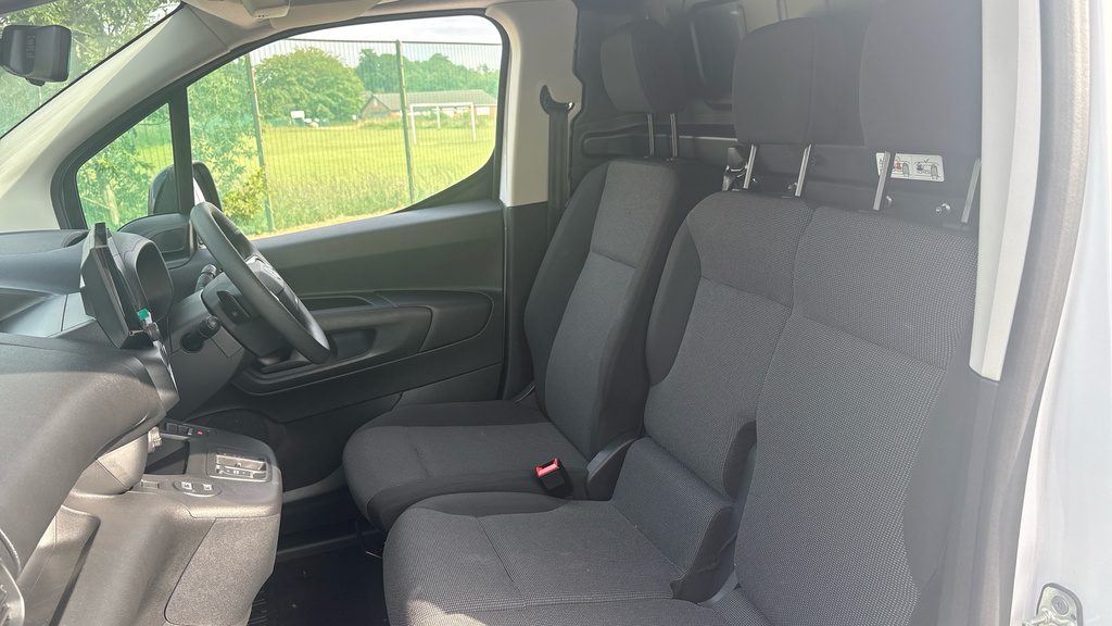 Toyota Proace City 50Kwh Icon Short Panel Van White #5