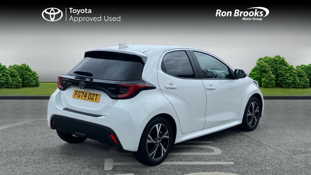 Toyota Yaris 1.5 Vvt-h Design E-cvt Eur FG74OZT White #2