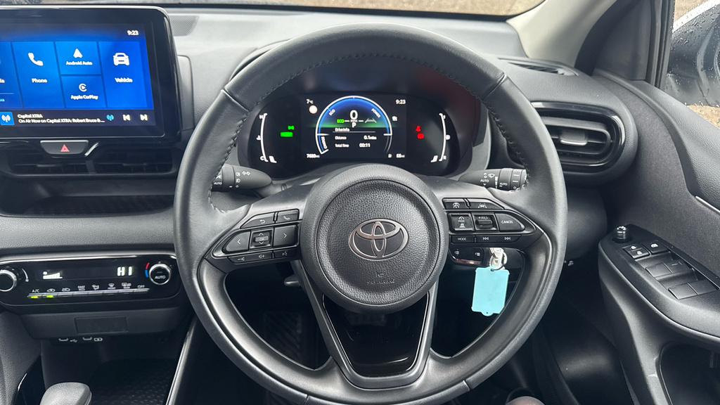 Toyota Yaris 1.5 Vvt-h Design E-cvt Eur FP74AZJ White #6