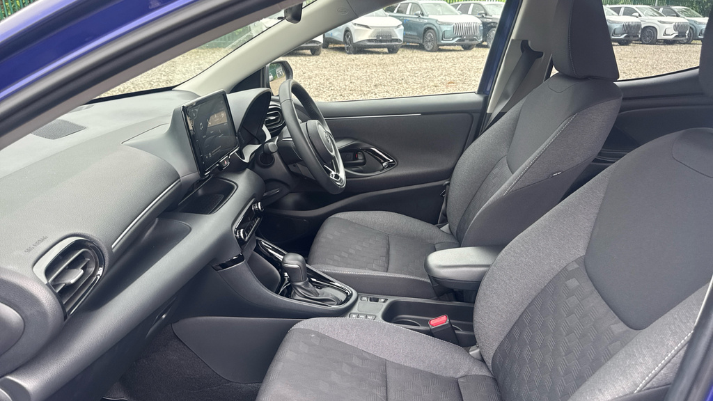 Toyota Yaris 1.5 Vvt-h Design E-cvt Eur FG25HLZ Blue #5