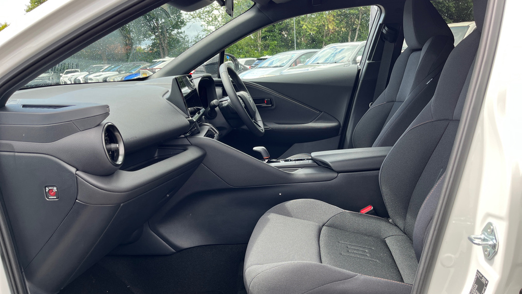 Toyota C-Hr 1.8 Vvt-h Design Cvt Euro White #5