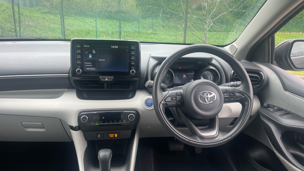 Toyota Yaris 1.5 Vvt-h Excel E-cvt Euro FE22UYC Black #6