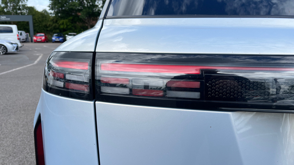 Omoda  1.5T Shs 34.46Kwh Noble Suv Plug-in Hyb White #21