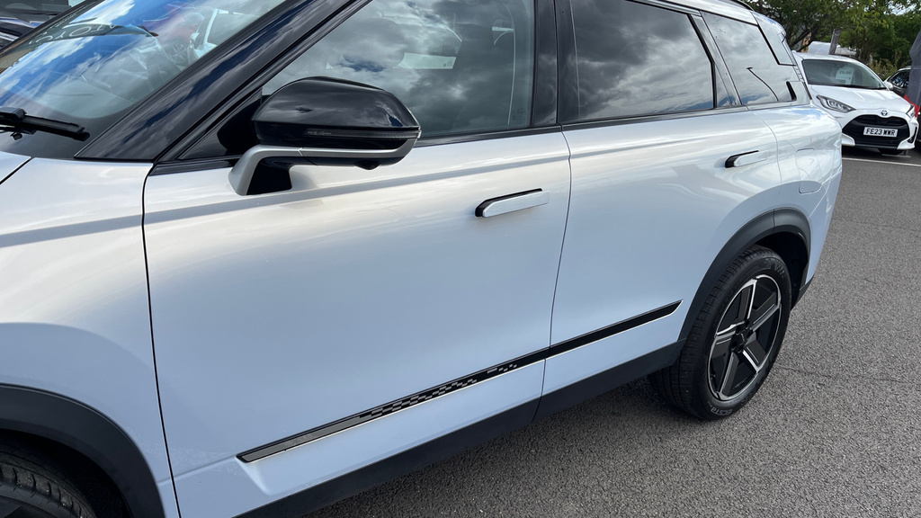 Omoda  1.5T Shs 34.46Kwh Noble Suv Plug-in Hyb White #55