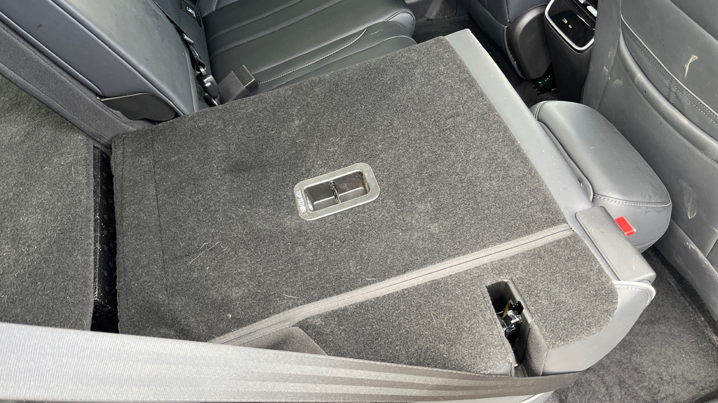 Omoda  1.5T Shs 34.46Kwh Noble Suv Plug-in Hyb White #18
