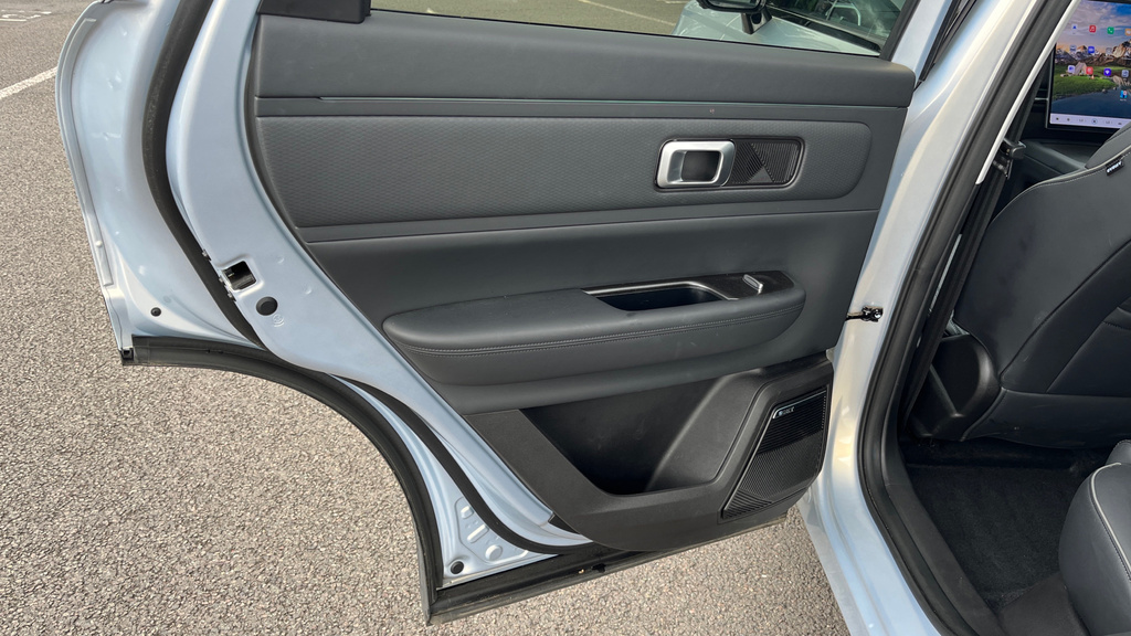 Omoda  1.5T Shs 34.46Kwh Noble Suv Plug-in Hyb White #46