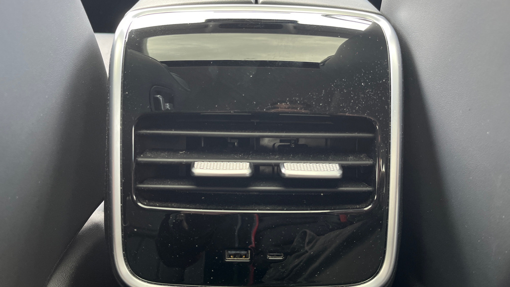 Omoda  1.5T Shs 34.46Kwh Noble Suv Plug-in Hyb White #42