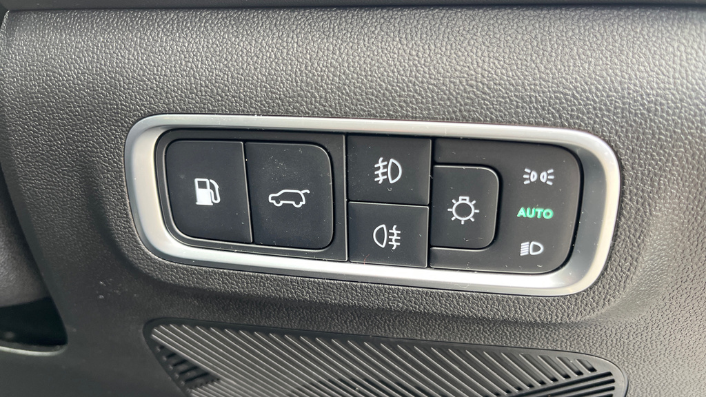 Omoda  1.5T Shs 34.46Kwh Noble Suv Plug-in Hyb White #34