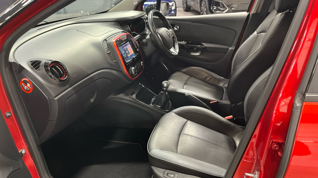 Renault Captur 1.5 Dci Energy Signature N FE17YBT Red #5