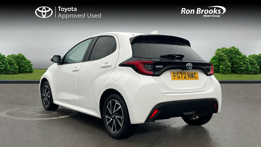 Toyota Yaris 1.5 Vvt-h Design E-cvt Eur FG72NWC White #4