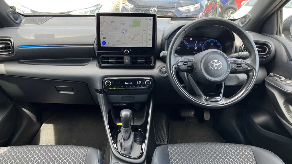 Toyota Yaris 1.5 Vvt-h Premiere Edition FD24LKM Silver #6