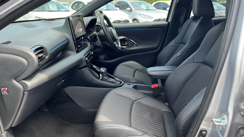 Toyota Yaris 1.5 Vvt-h Premiere Edition FD24LKM Silver #5