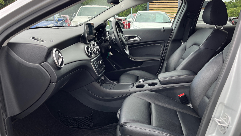 Mercedes-Benz GLA Class 2.1 Gla200d Sport Premium FM16WCX Silver #5