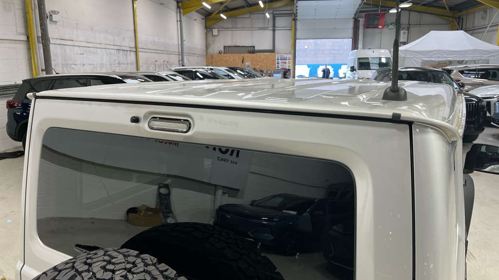 Suzuki Jimny Sz5 White #28