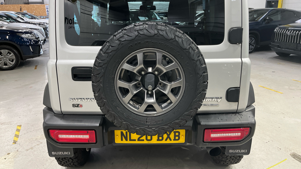 Suzuki Jimny Sz5 White #32