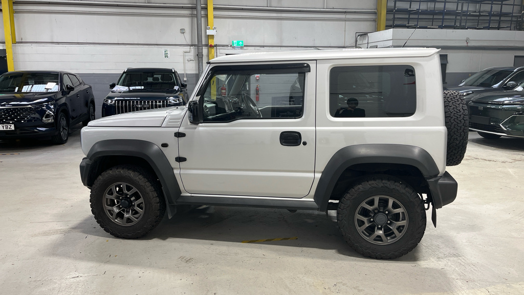 Suzuki Jimny Sz5 White #29