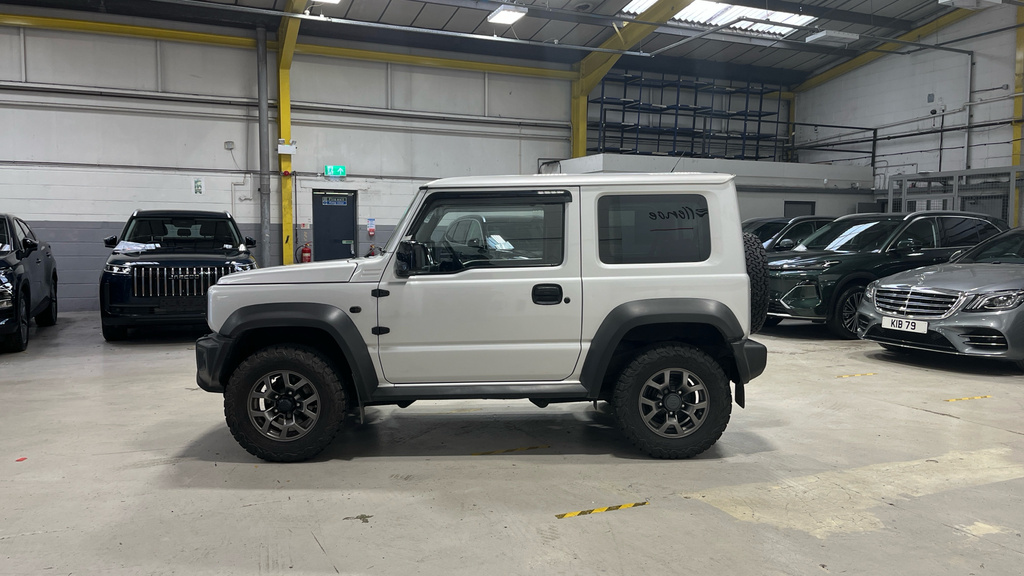 Suzuki Jimny Sz5 White #24