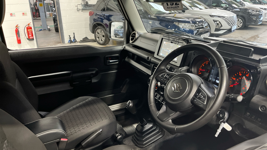 Suzuki Jimny Sz5 White #37