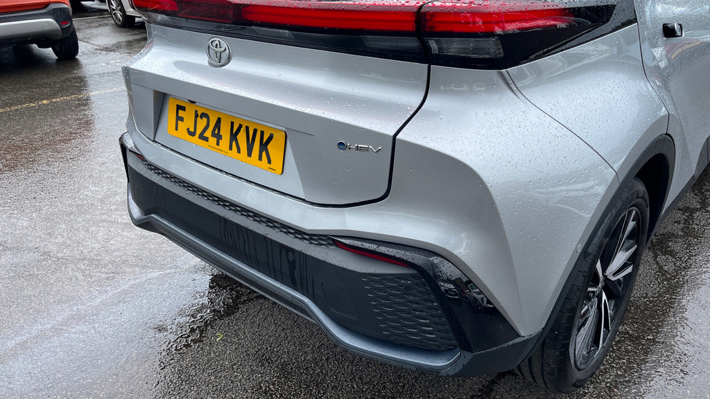Toyota C-Hr Icon White #39