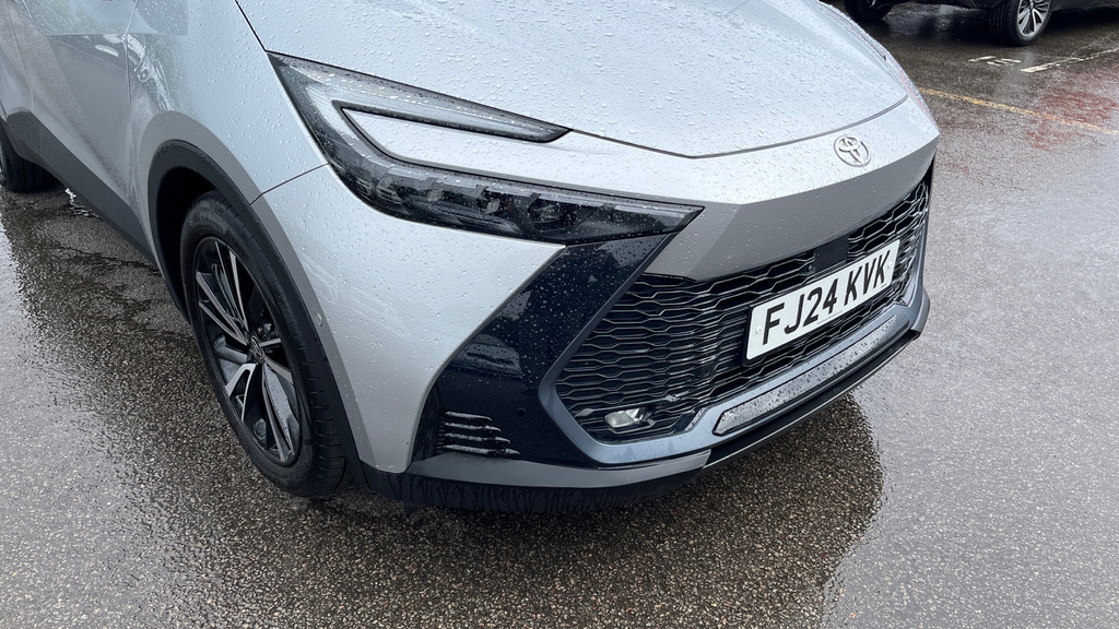 Toyota C-Hr Icon White #52
