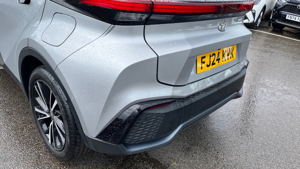 Toyota C-Hr Icon White #40