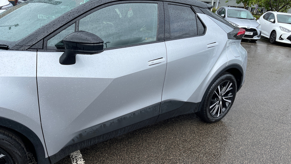 Toyota C-Hr Icon White #49