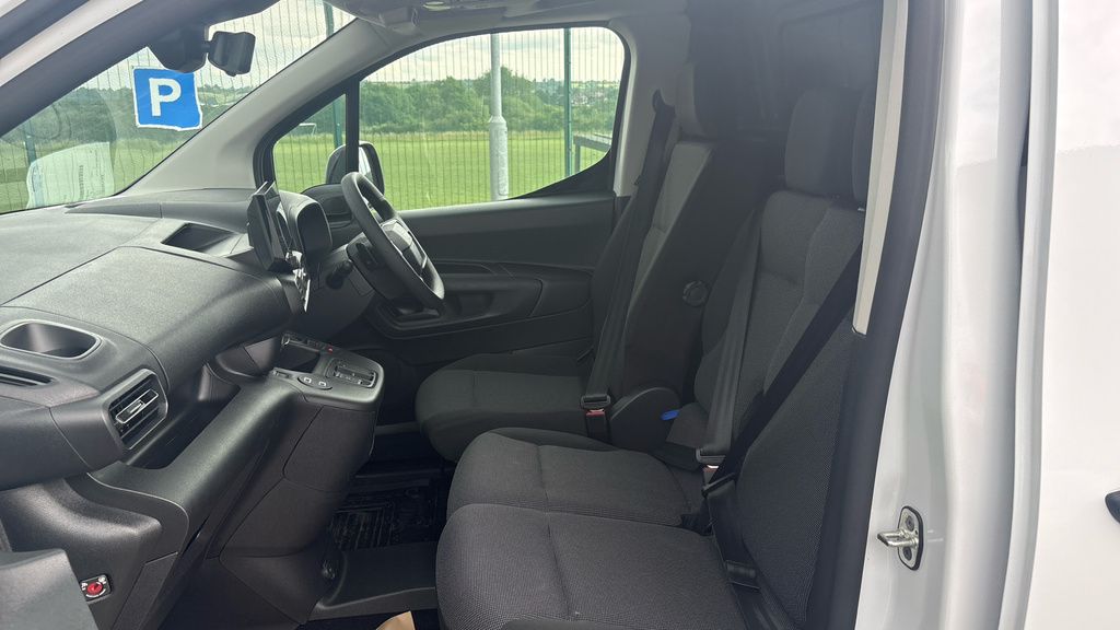 Toyota Proace City 50Kwh Icon Short Panel Van White #5