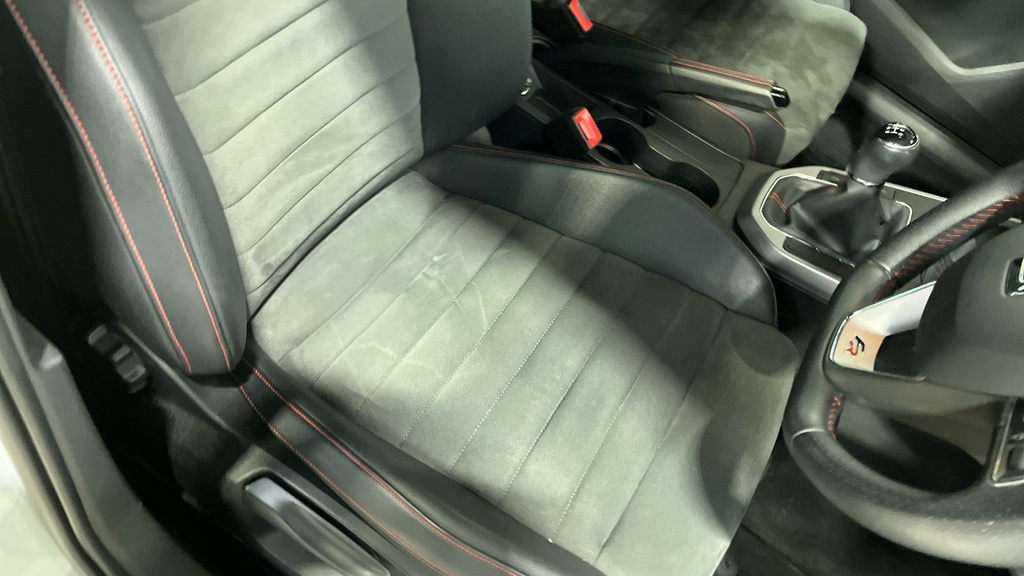 Seat Arona Se Technology Red #17