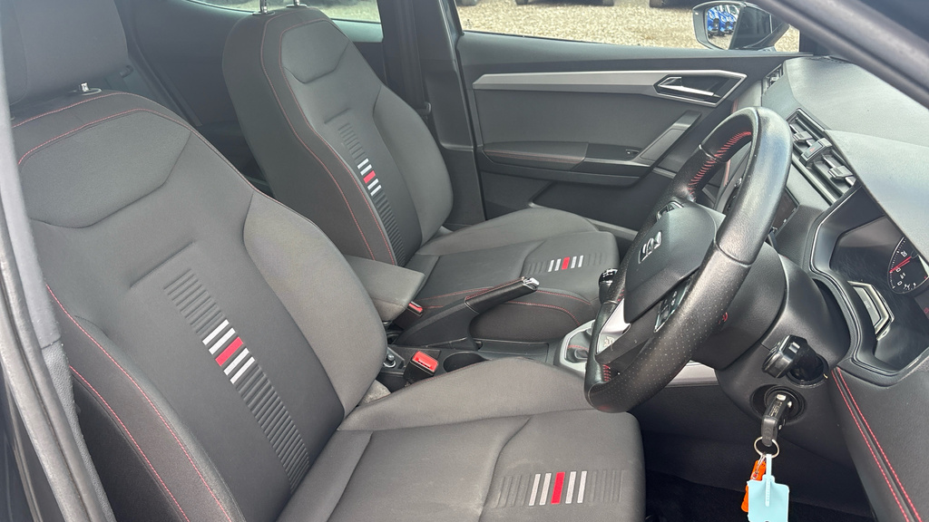 Seat Arona Se Tsi 1.0 Red #12