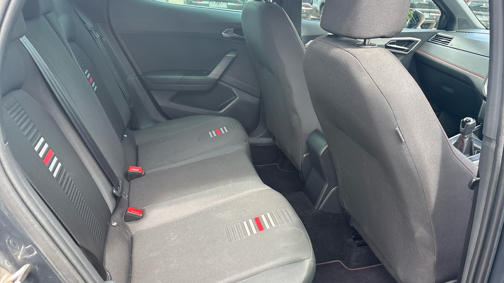 Seat Arona Se Tsi 1.0 Red #8