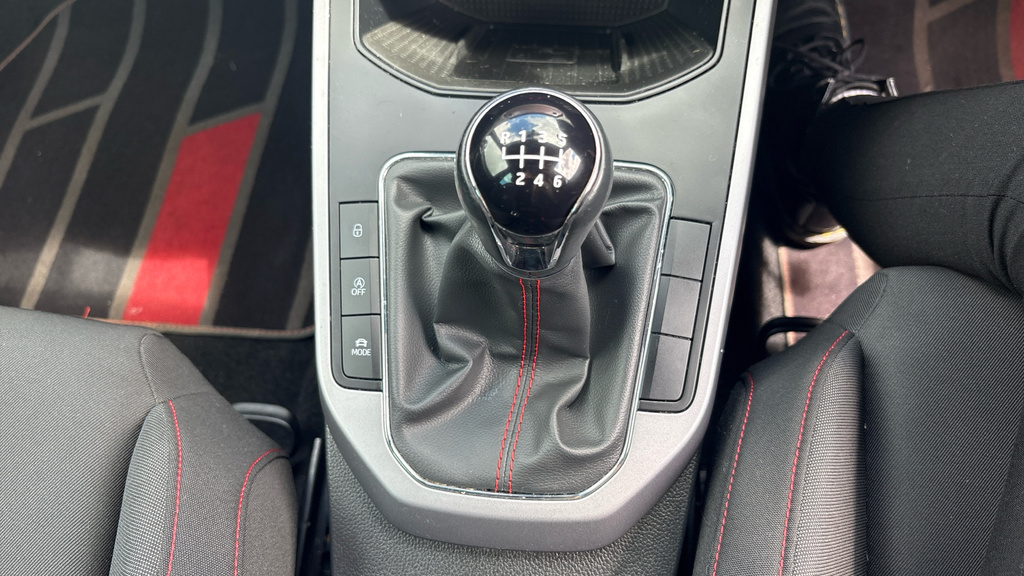 Seat Arona Se Tsi 1.0 Red #36
