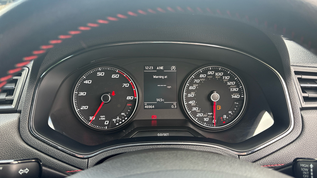 Seat Arona Se Tsi 1.0 Red #11
