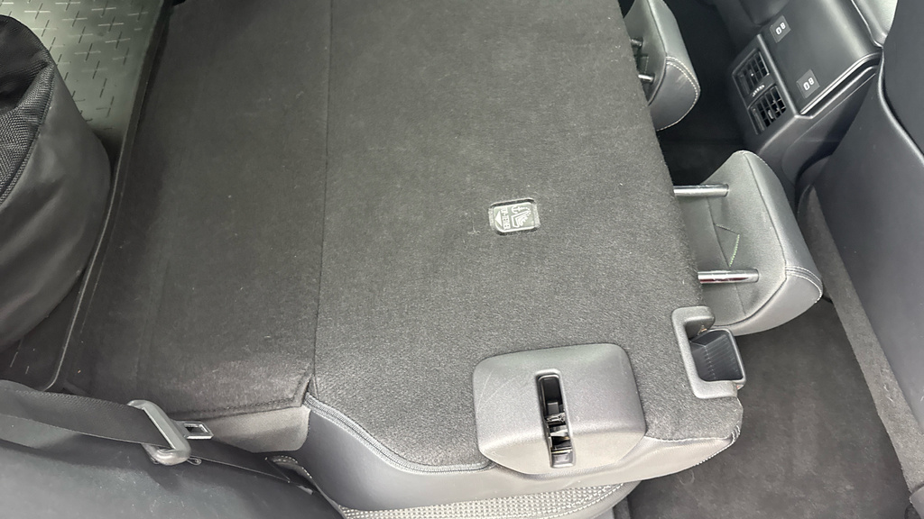 Toyota bZ4X Vision Awd Silver #18