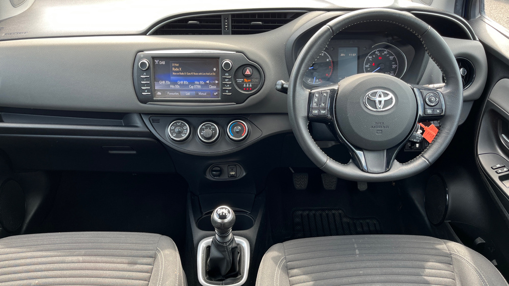 Toyota Yaris 1.5 Vvt-i Icon Euro 6 NX67PNK Blue #6