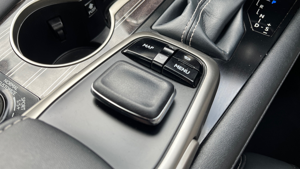 Lexus RX Suv White #60