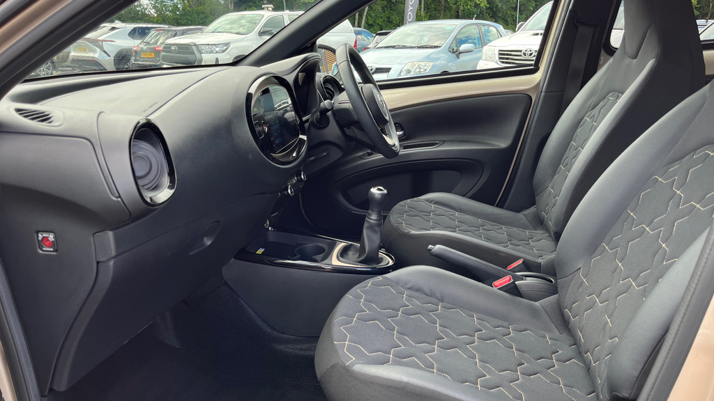 Toyota Aygo X 1.0 Vvt-i Exclusive Euro 6 Beige #5