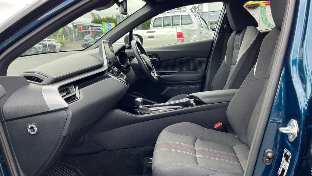 Toyota C-Hr 2.0 Vvt-h Gr Sport Cvt Eur Red #5