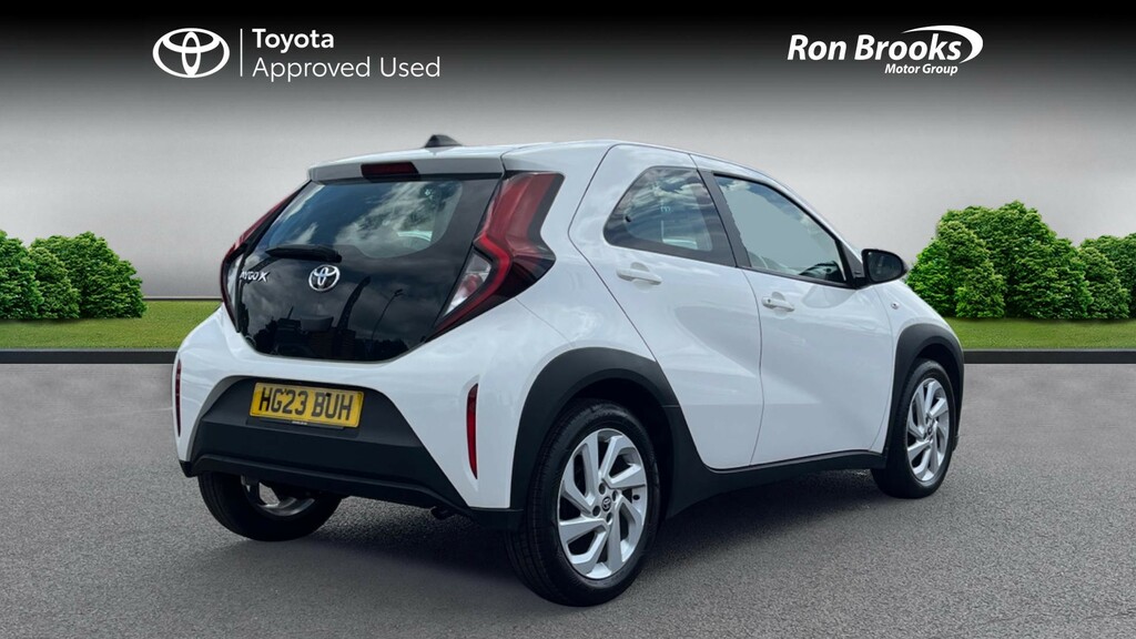 Toyota Aygo X 1.0 Vvt-i Pure Euro 6 Ss White #2