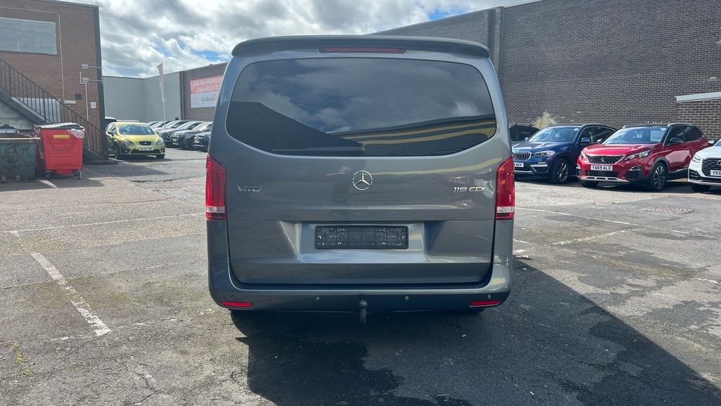 Mercedes-Benz Vito Minibus White #30