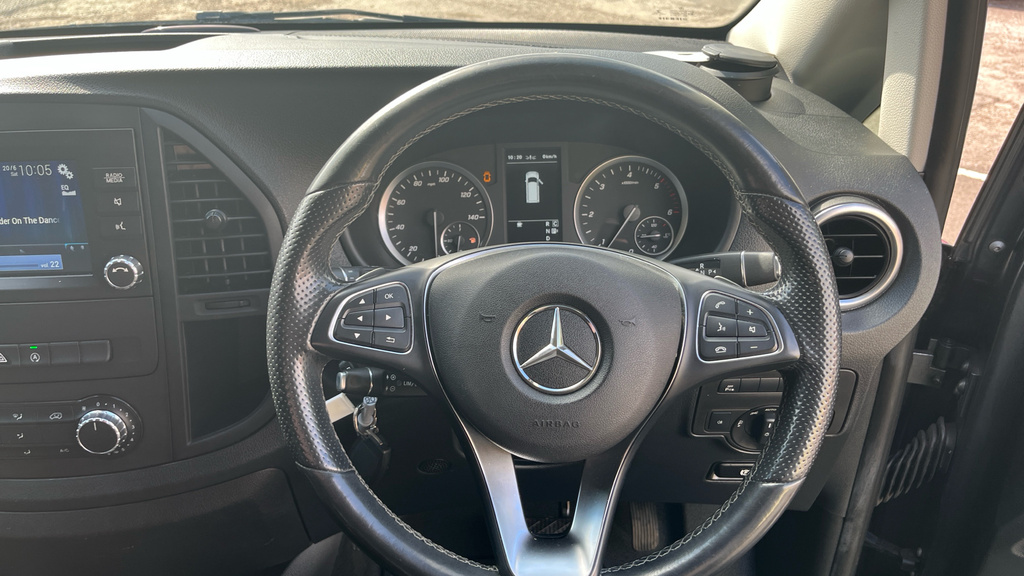 Mercedes-Benz Vito Minibus White #7