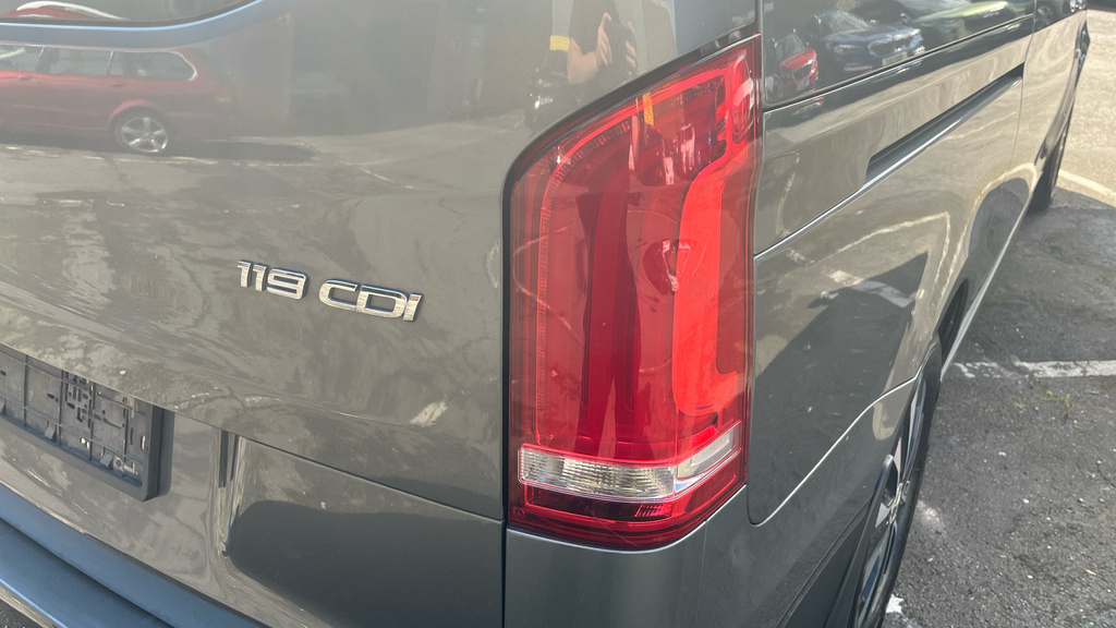Mercedes-Benz Vito Minibus White #21