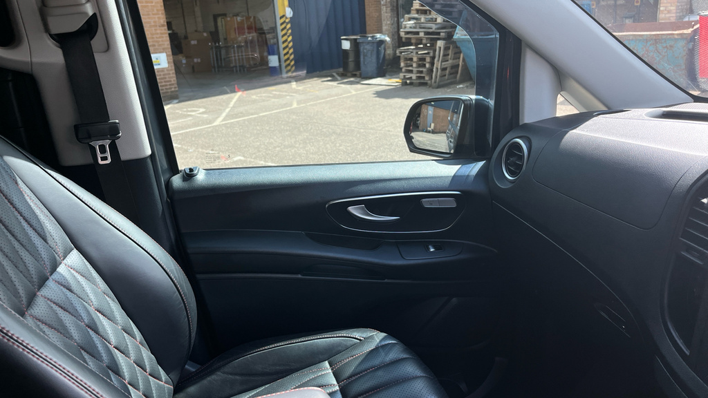 Mercedes-Benz Vito Minibus White #45