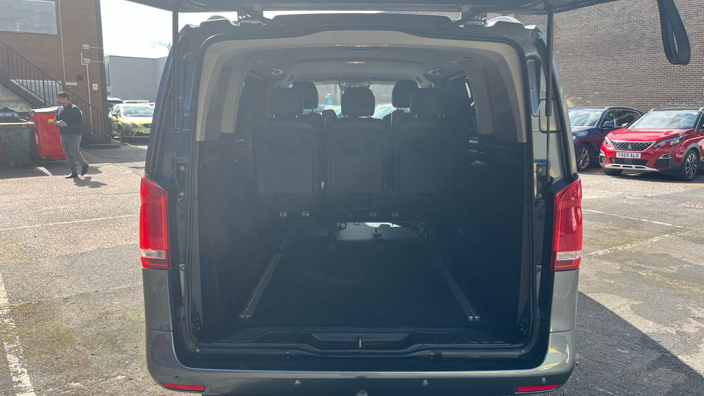 Mercedes-Benz Vito Minibus White #13
