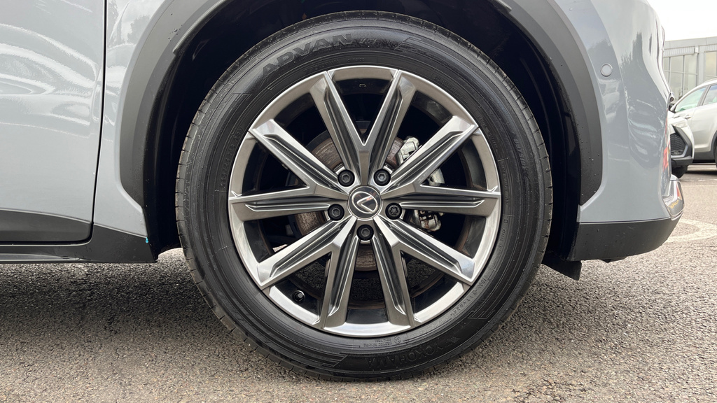 Lexus LBX 1.5 Vvt-ie Premium Plus Suv Hybrid E-cv Grey #25