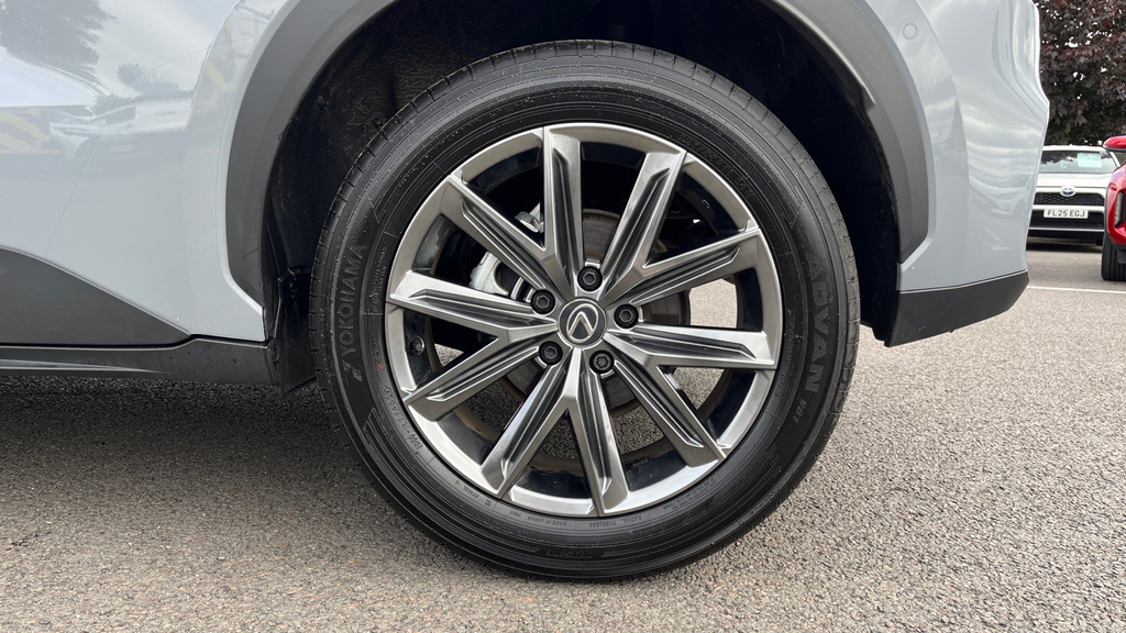 Lexus LBX 1.5 Vvt-ie Premium Plus Suv Hybrid E-cv Grey #41